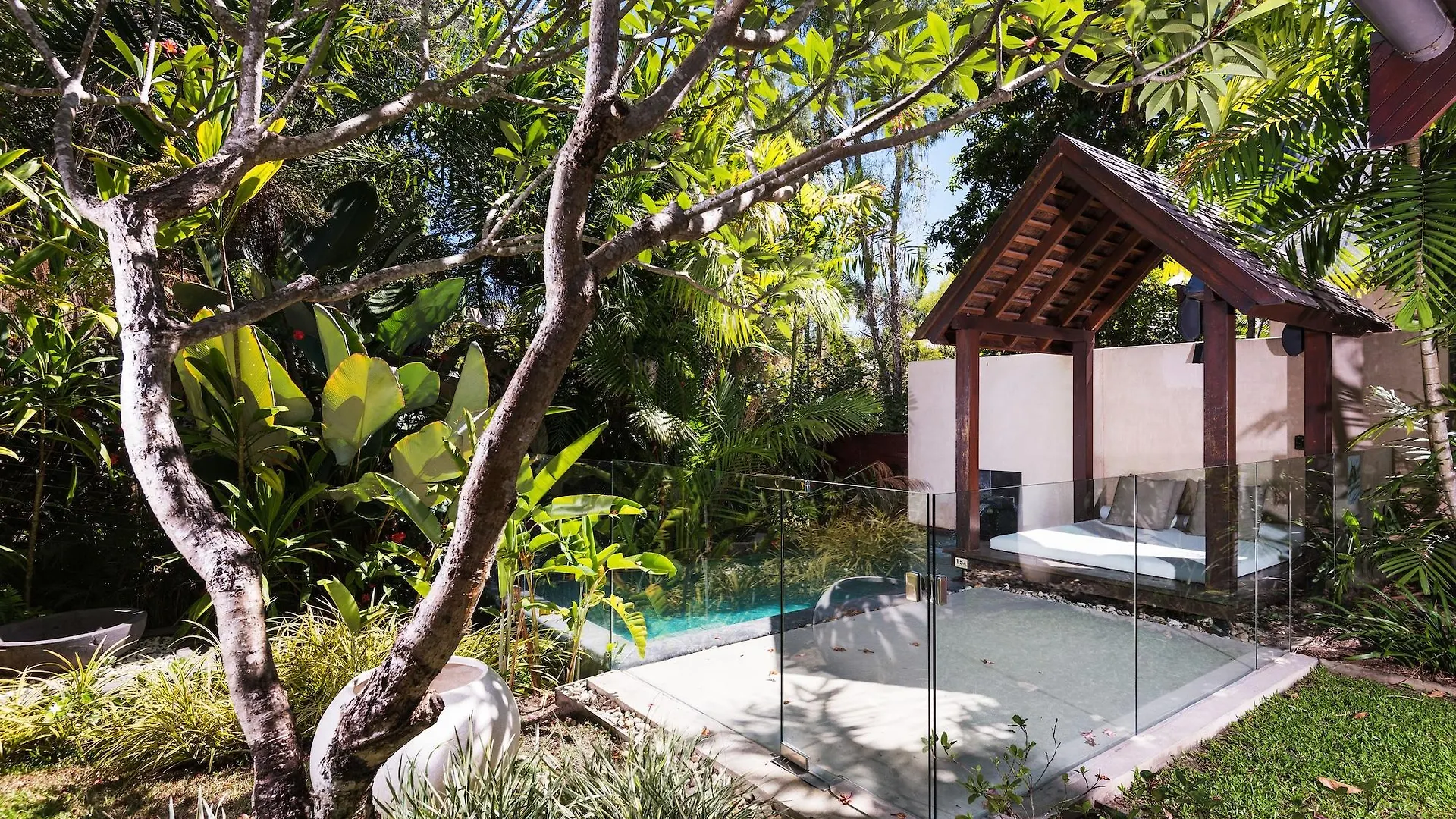 Niramaya Villas And Spa Port Douglas 5*,