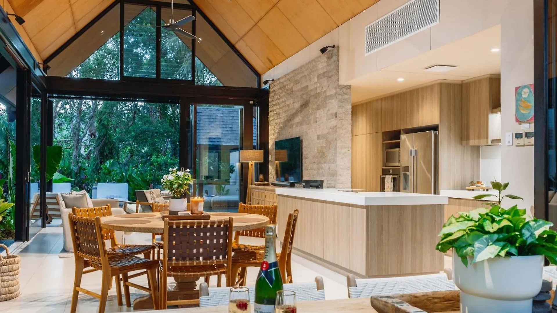 Niramaya Villas And Spa Port Douglas 5*,