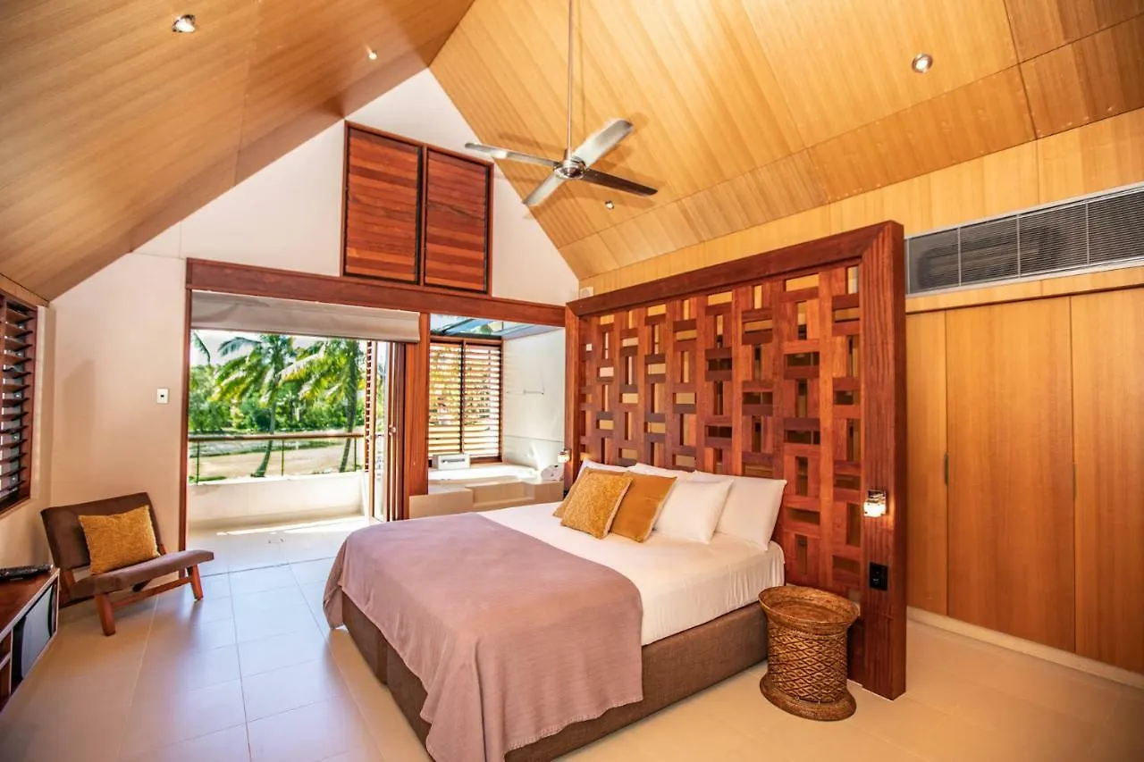 Niramaya Villas And Spa Port Douglas 5*,